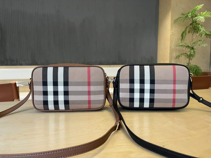 Picture of Burberry Handbags _SKUfw222905702fw